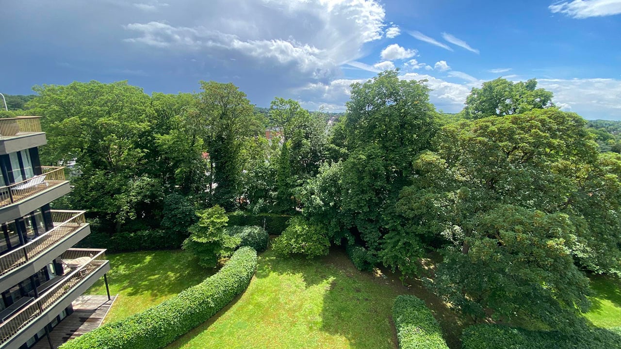 Brussels Sky life, by LB