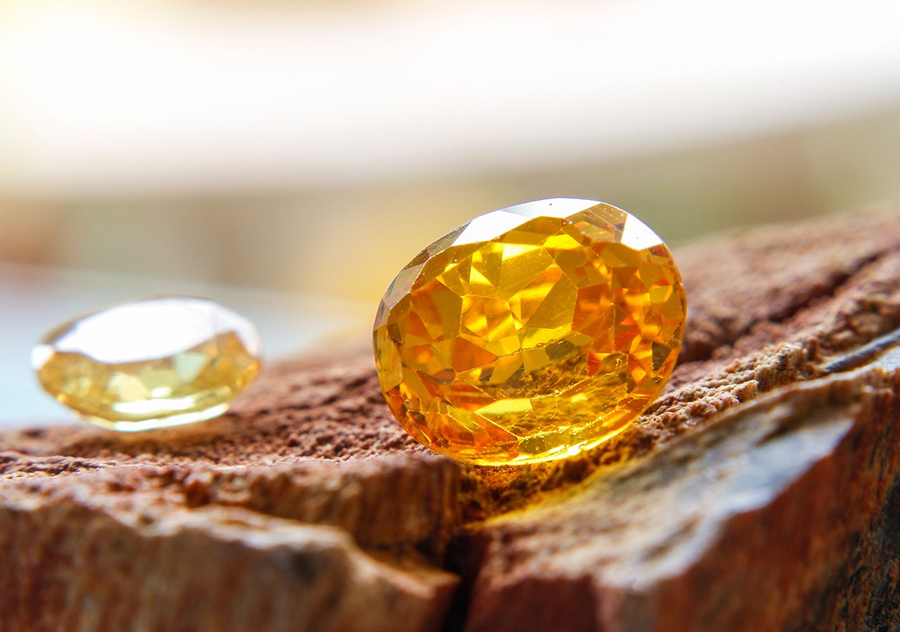 September blue, LB - Yellow sapphire
